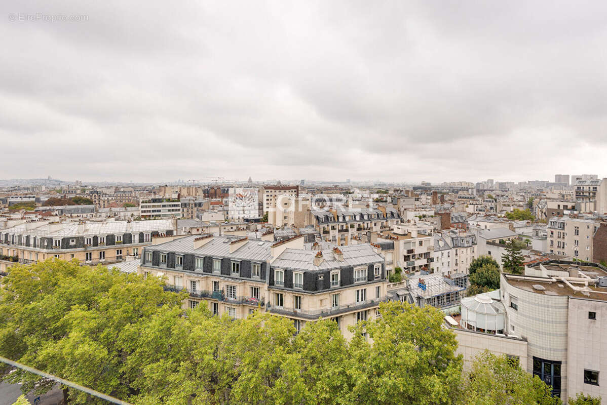Appartement à PARIS-14E