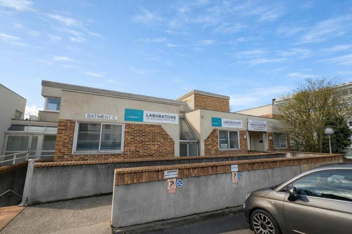 Photo 1 - Commerce à RIS-ORANGIS