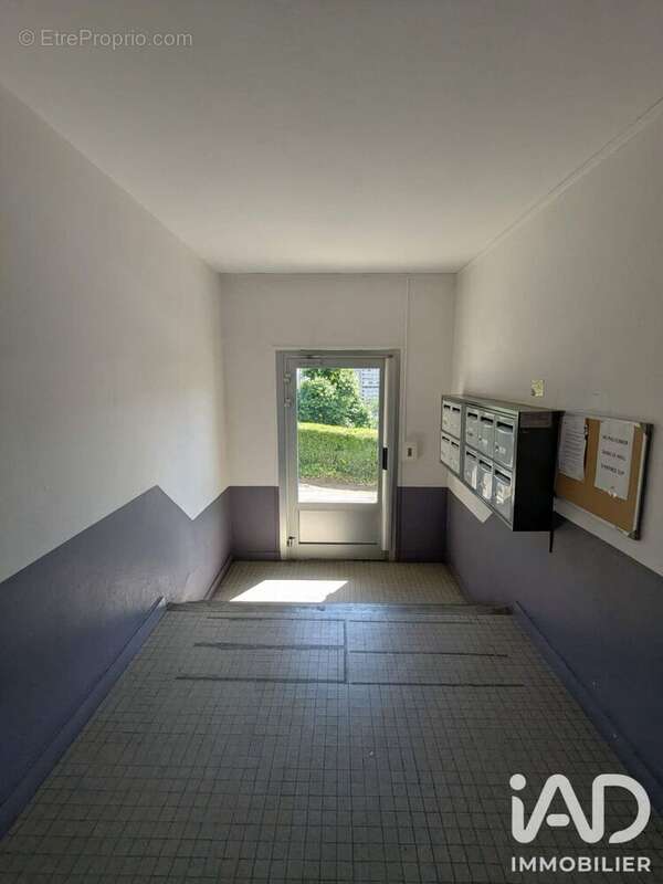 Appartement 53 m² à Saint-Etienne  - photo 6