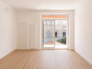 Appartement à MARSEILLE-5E