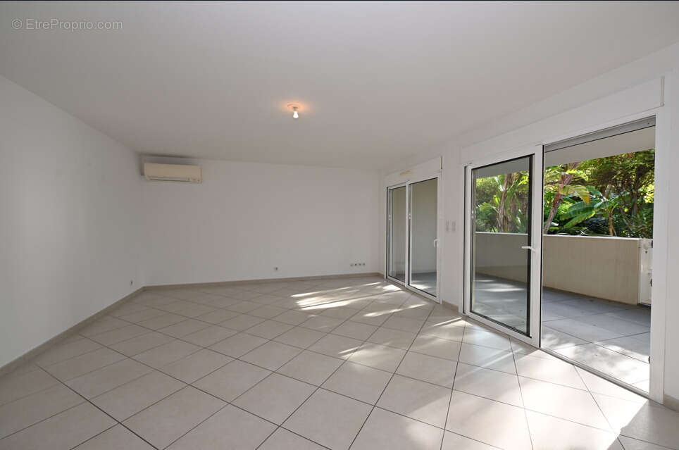 Appartement à LA LONDE-LES-MAURES