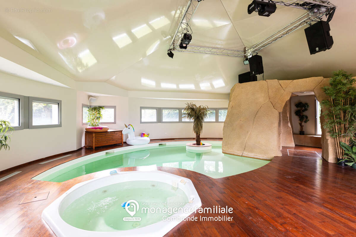 Grande villa 7 pièces sur 3000m2 de terrain - photo 5