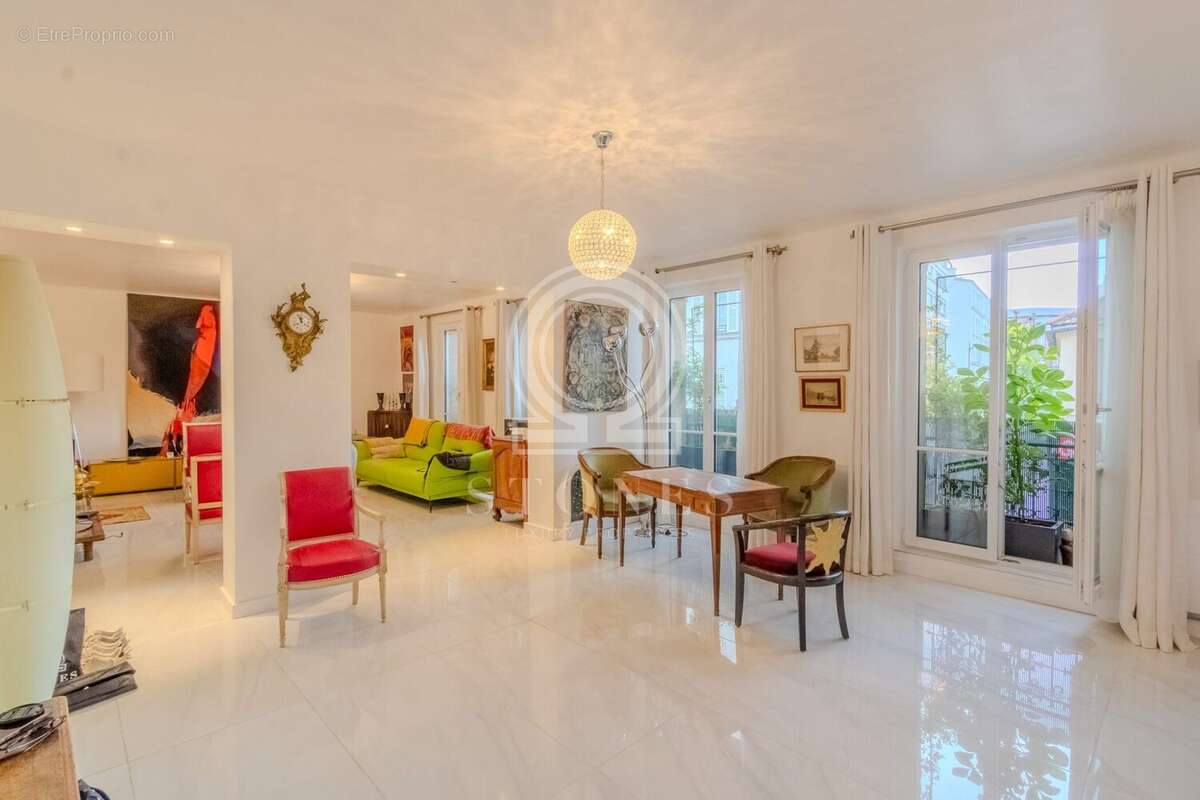 Appartement à PARIS-11E