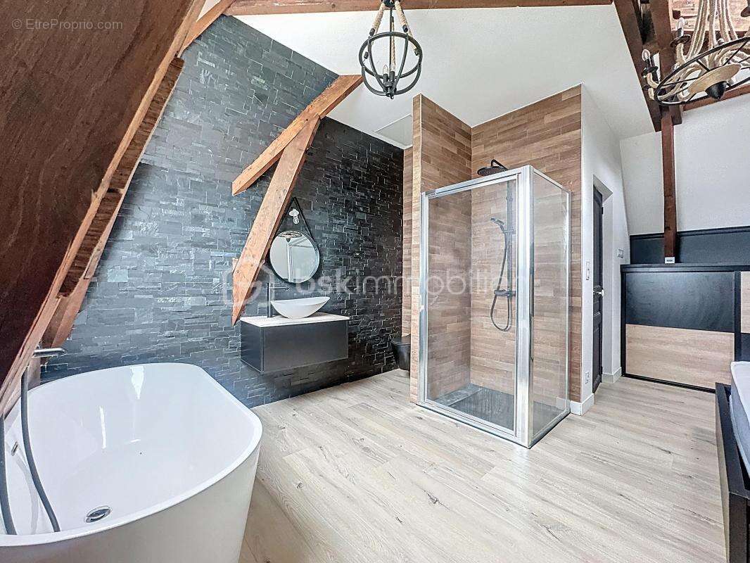 Maison à CRECY-LA-CHAPELLE