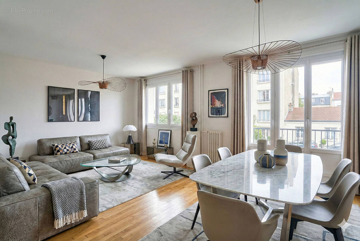 Appartement à COURBEVOIE