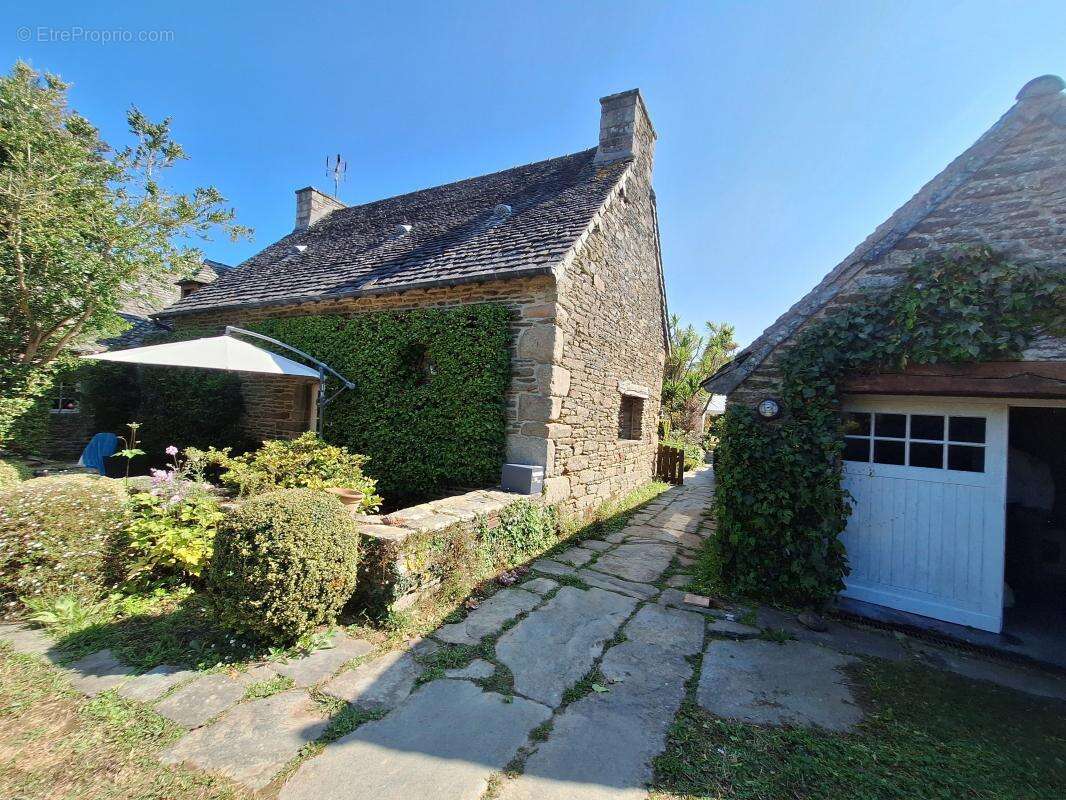 Maison à LOCQUIREC