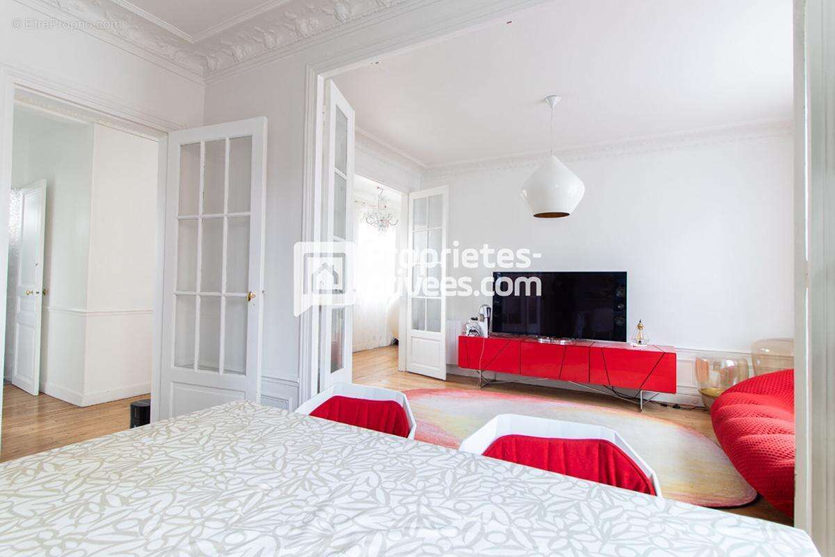 Appartement à PARIS-20E