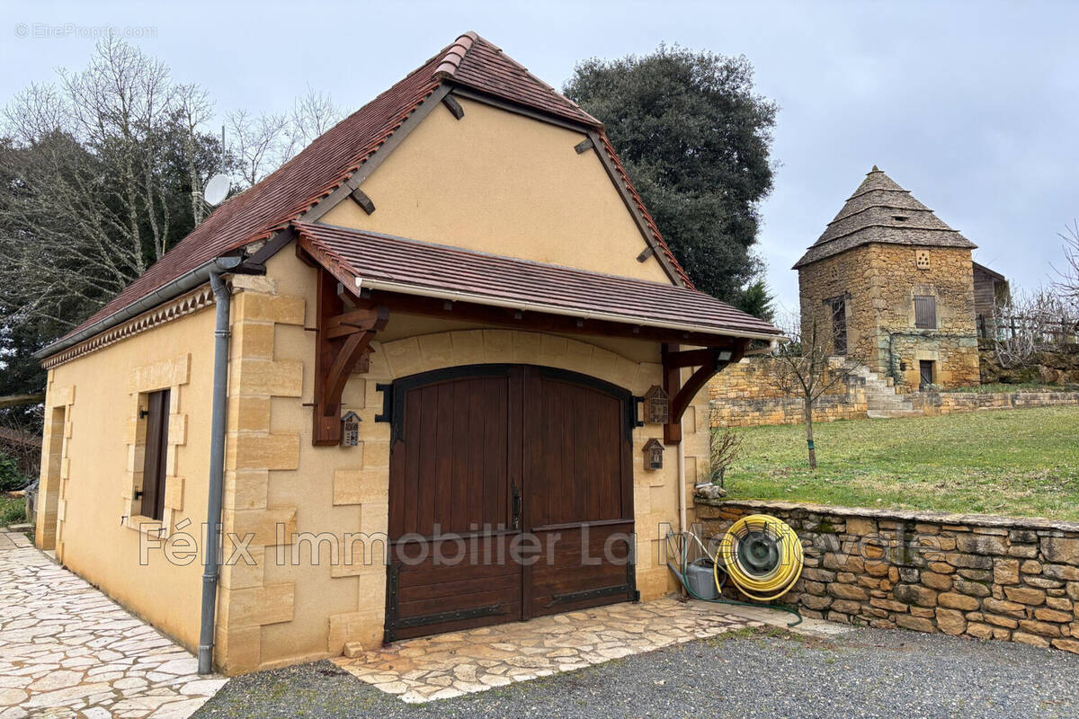 Maison à CARSAC-AILLAC