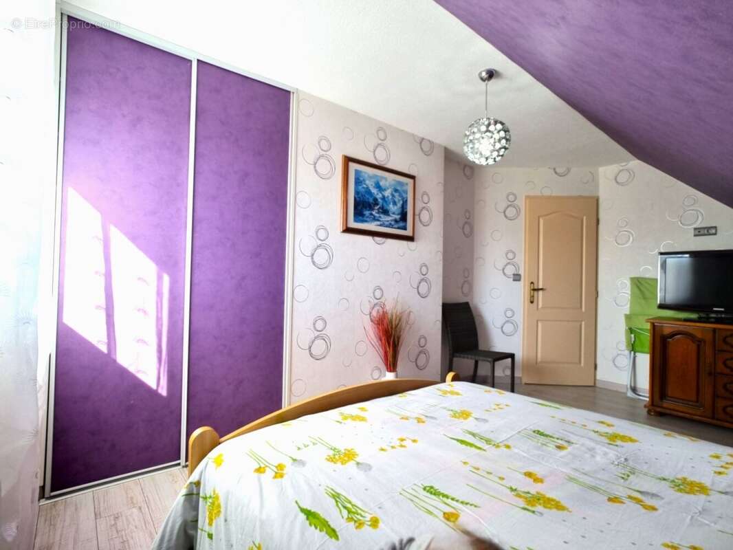 Maison 101 m² à Gennes  - photo 8