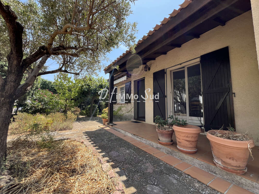Maison t3 de plain-pied - 3 faces - garage - exterieur - photo 2