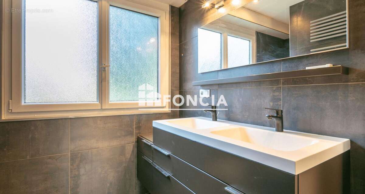 Appartement à ECHIROLLES