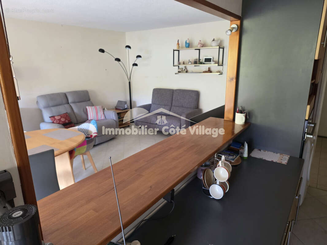 Appartement à SAINT-LAURENT-DU-VAR