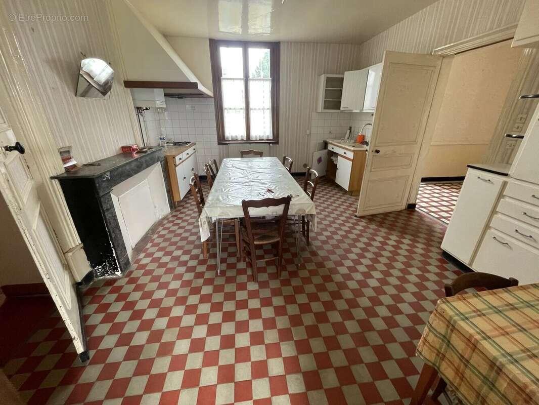 Maison de caractère à rénover – gros potentiel et grands projets ! - photo 3