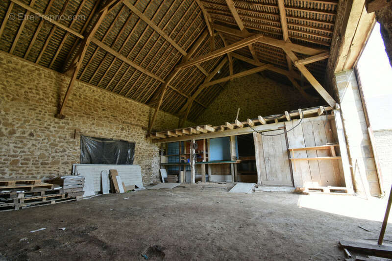 Maison 76 m² à Saint-Fraimbault  - photo 5