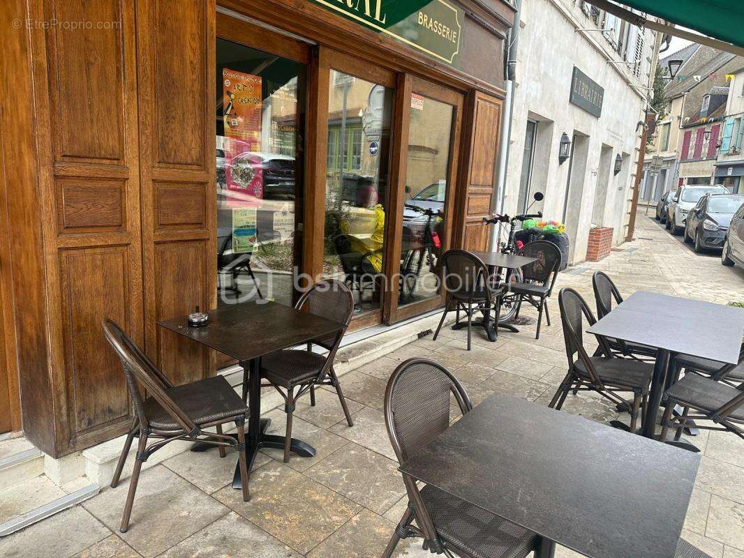 Commerce à LA CHARITE-SUR-LOIRE