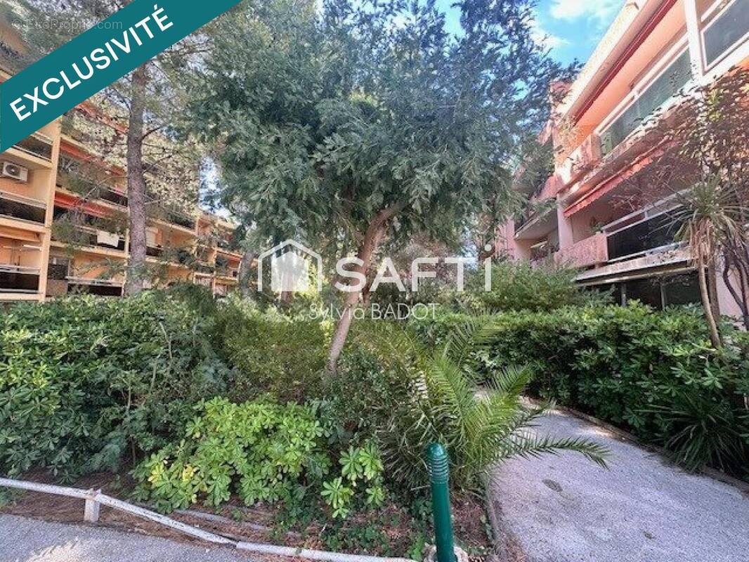 Photo 1 - Appartement à BORMES-LES-MIMOSAS