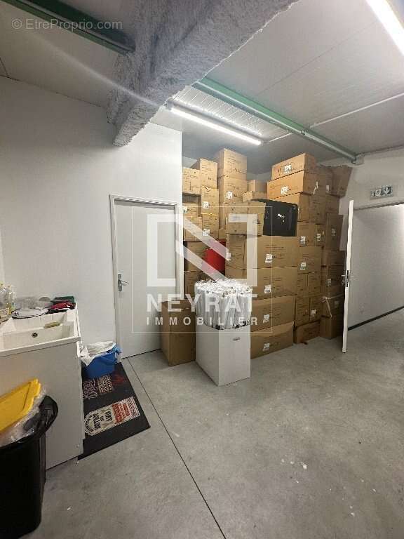 Commerce à CHAROLLES