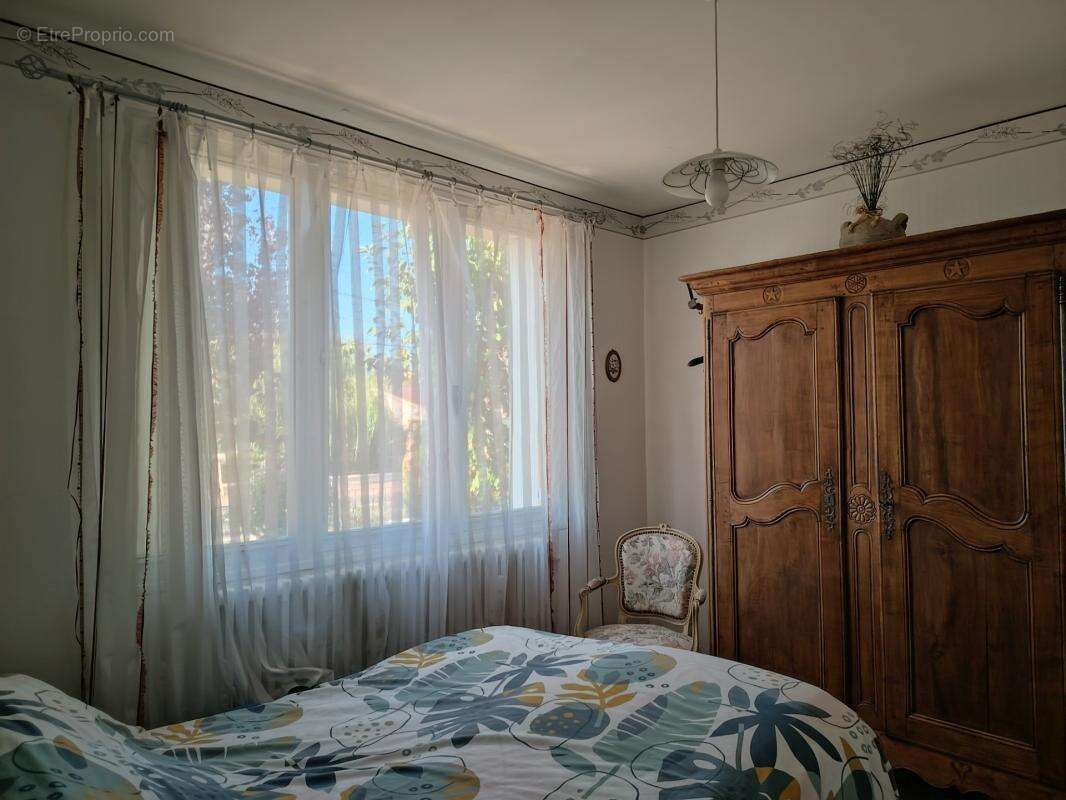 Maison Familiale de 137 m² avec sous-sol à 5 minutes de Chatellerault sur un Terrain de 1530 m² - photo 11