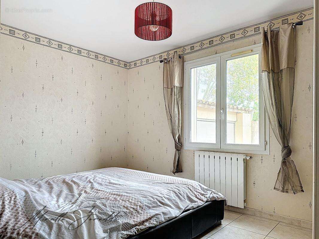 Maison à JONQUIERES-SAINT-VINCENT