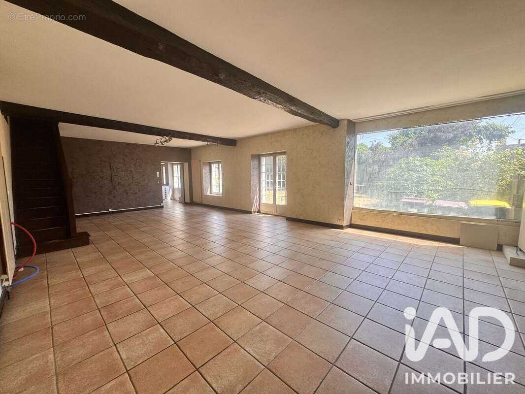 Maison 224 m² à La Grande-Paroisse  - photo 6