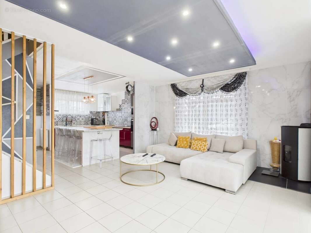 Maison à ROMILLY-SUR-SEINE