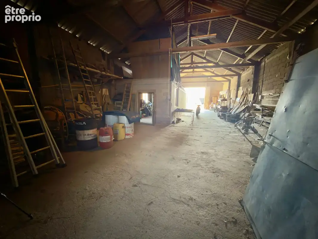 Hangar /atelier fermé de 232 m² - grandes ouvertures  - terrain de 387 m² - rullac saint cirq - photo 8