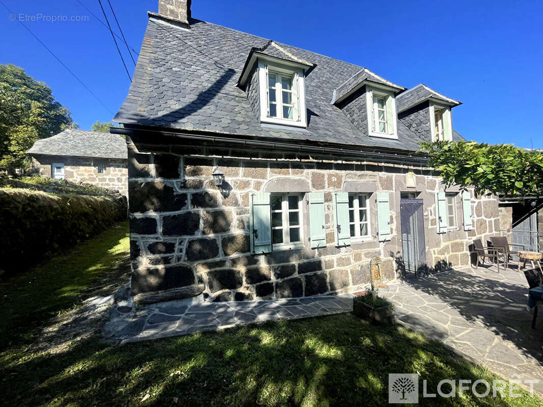 Maison à SAINT-MARTIN-SOUS-VIGOUROUX