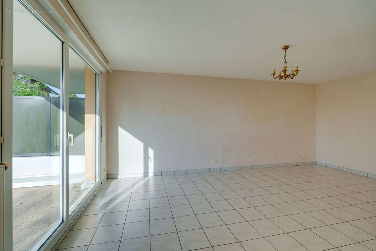 Appartement Evian Les Bains 2 pièces 48.5 m² avec une terrasse de 40 m² - photo 7