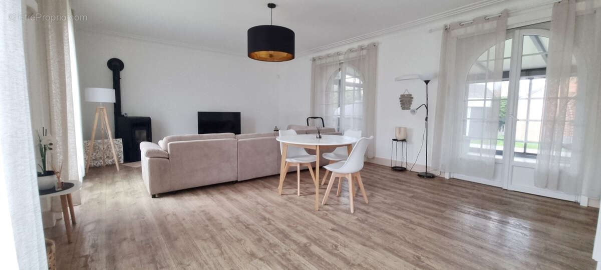 Maison à BRUAY-LA-BUISSIERE