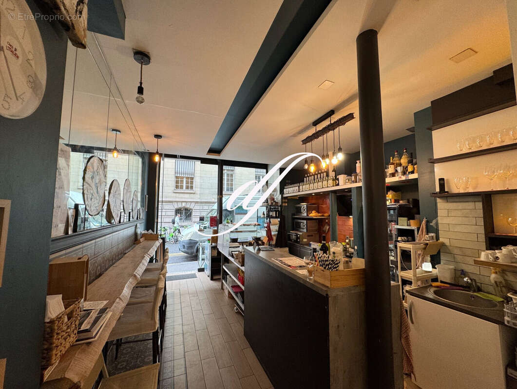 Autre à PARIS-5E