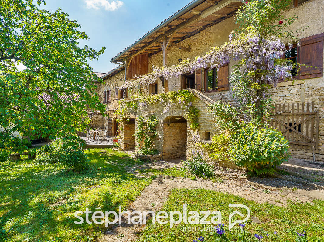 Maison à CLUNY