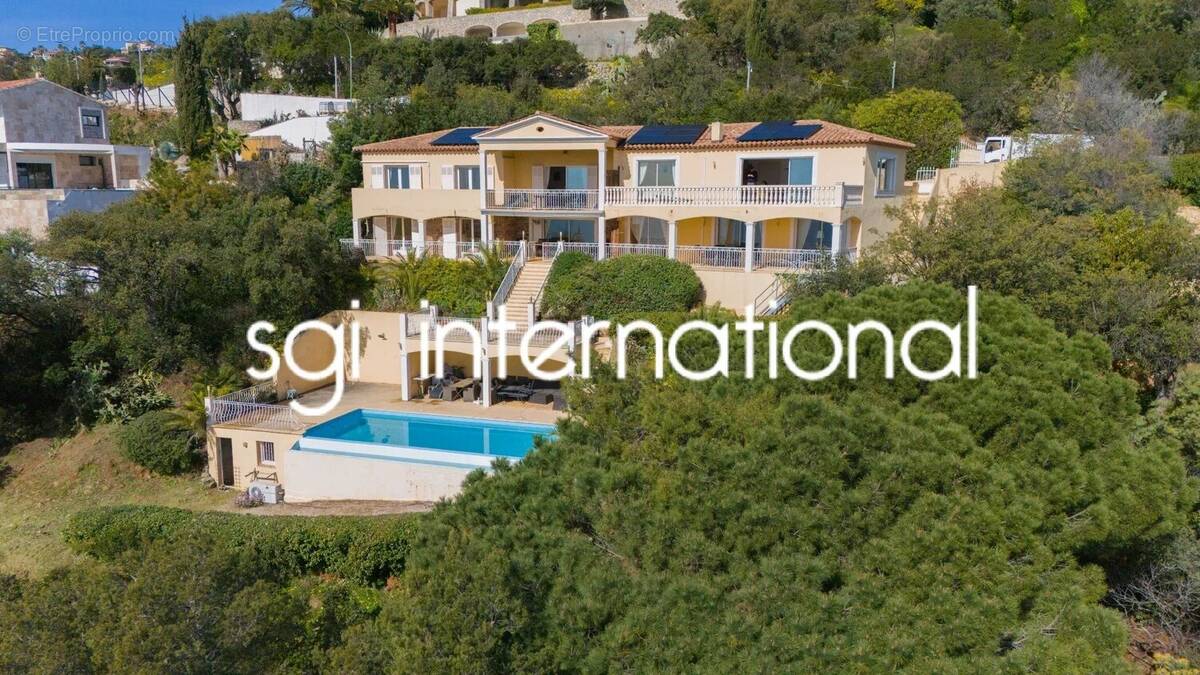 Maison à LES ISSAMBRES