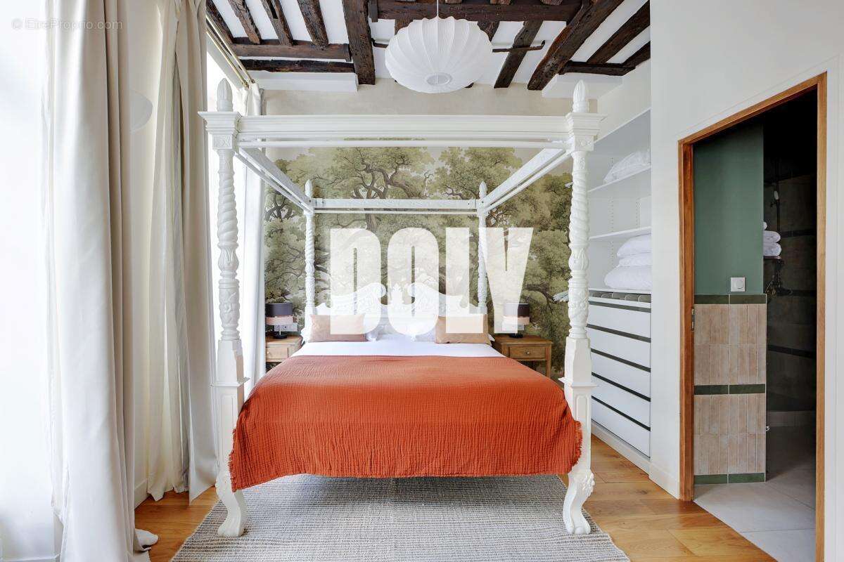 Appartement à PARIS-1E