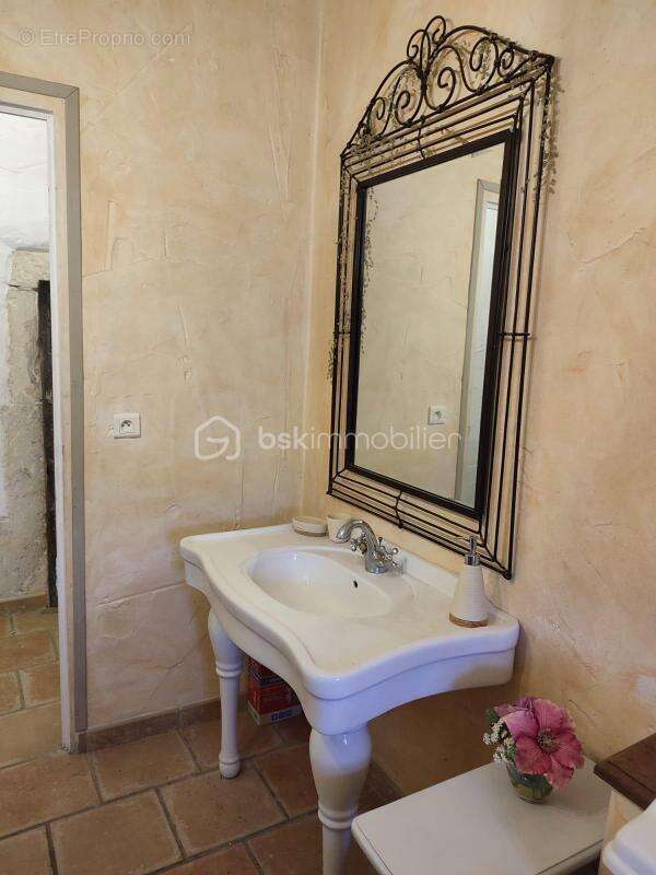 Maison à LA BAUME-DE-TRANSIT