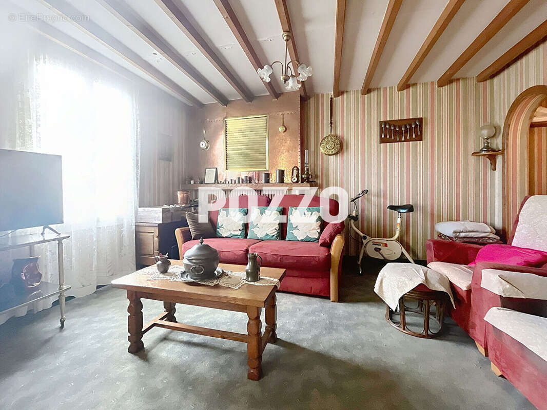 Maison à SAINT-SEVER-CALVADOS