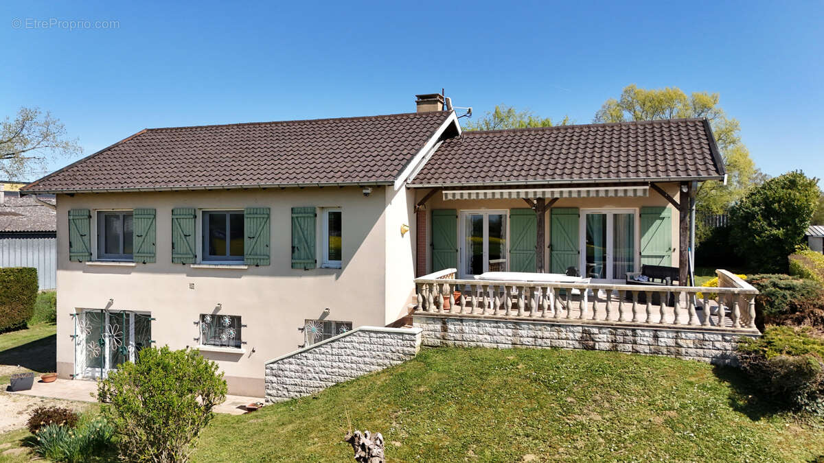 Maison à PONT-DE-VEYLE