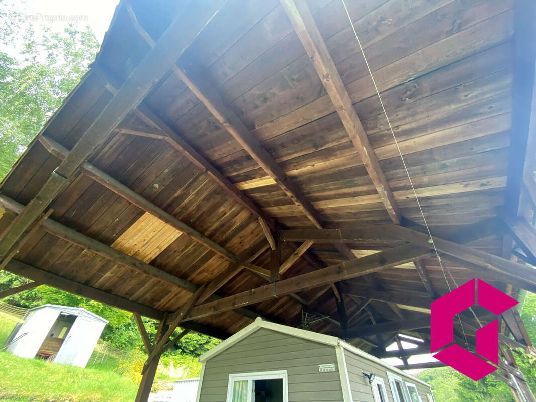 Terrain à CRAPONNE-SUR-ARZON