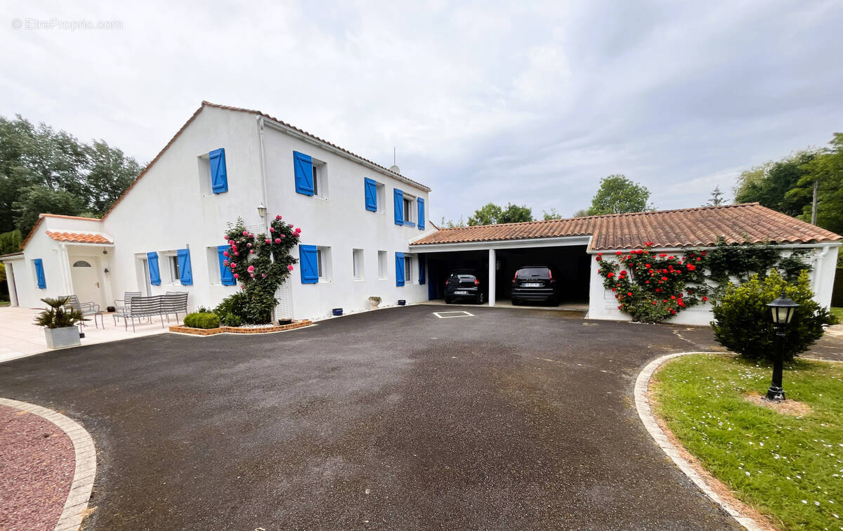 Maison à BEAULIEU-SOUS-LA-ROCHE