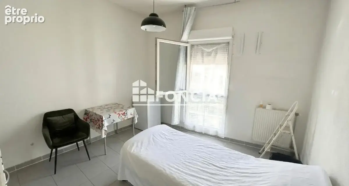 Appartement à MARSEILLE-2E
