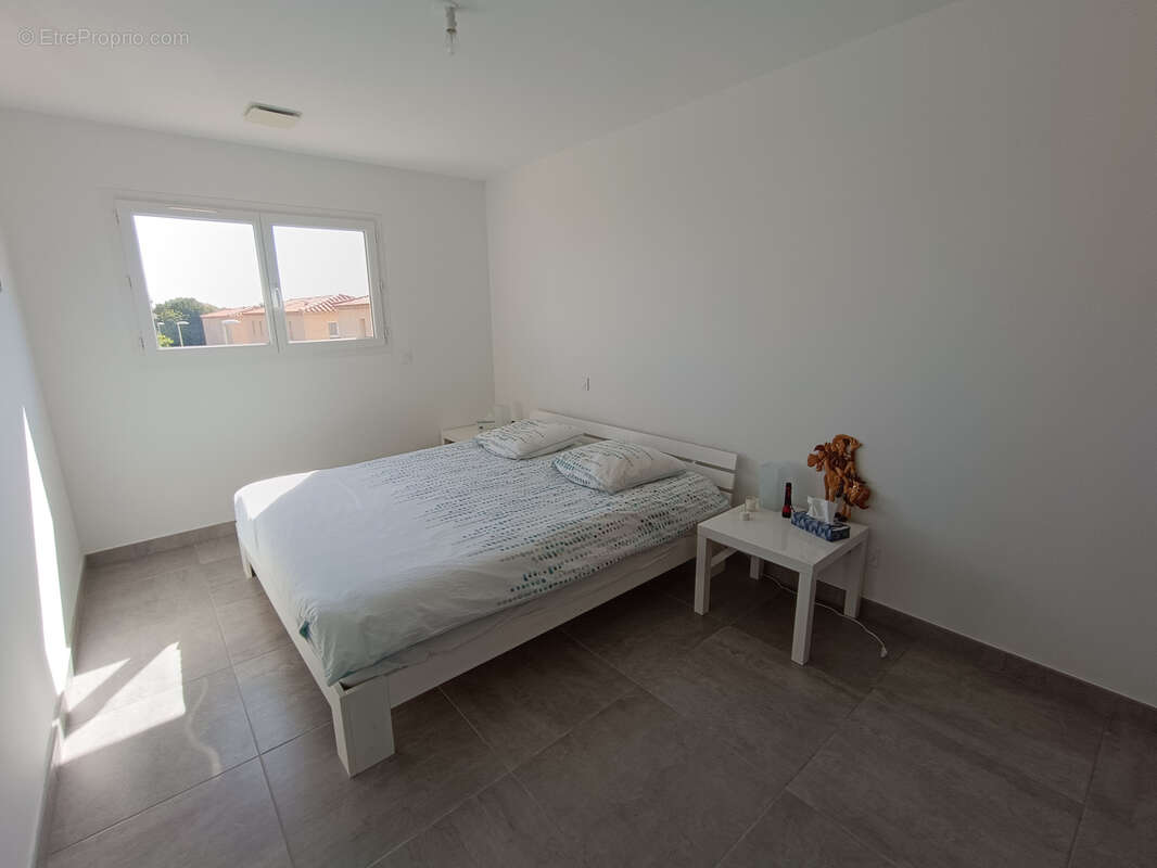 Maison à SAINT-LAURENT-DE-LA-SALANQUE