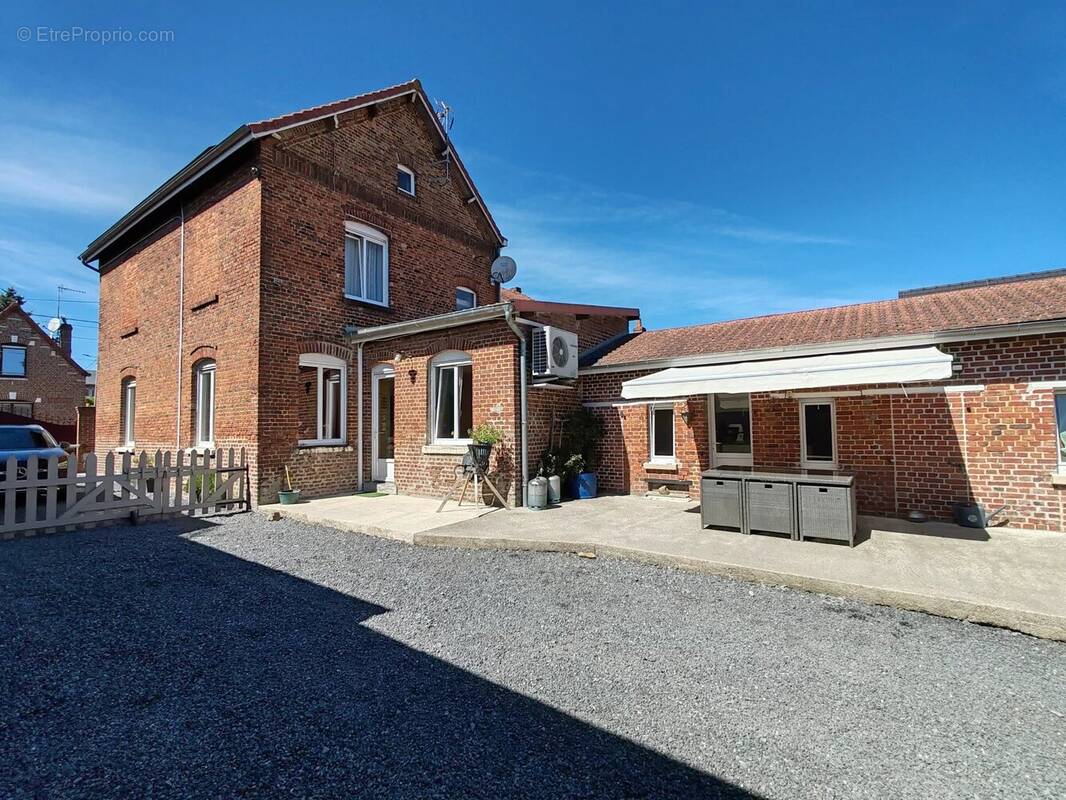 Maison à GOUZEAUCOURT