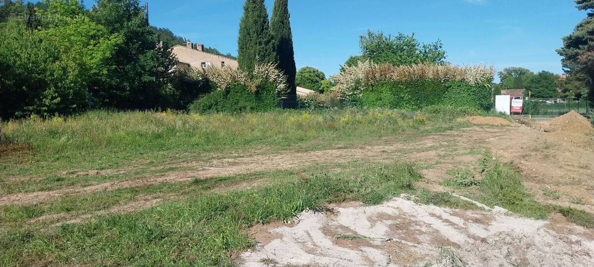 Terrain à RIEZ