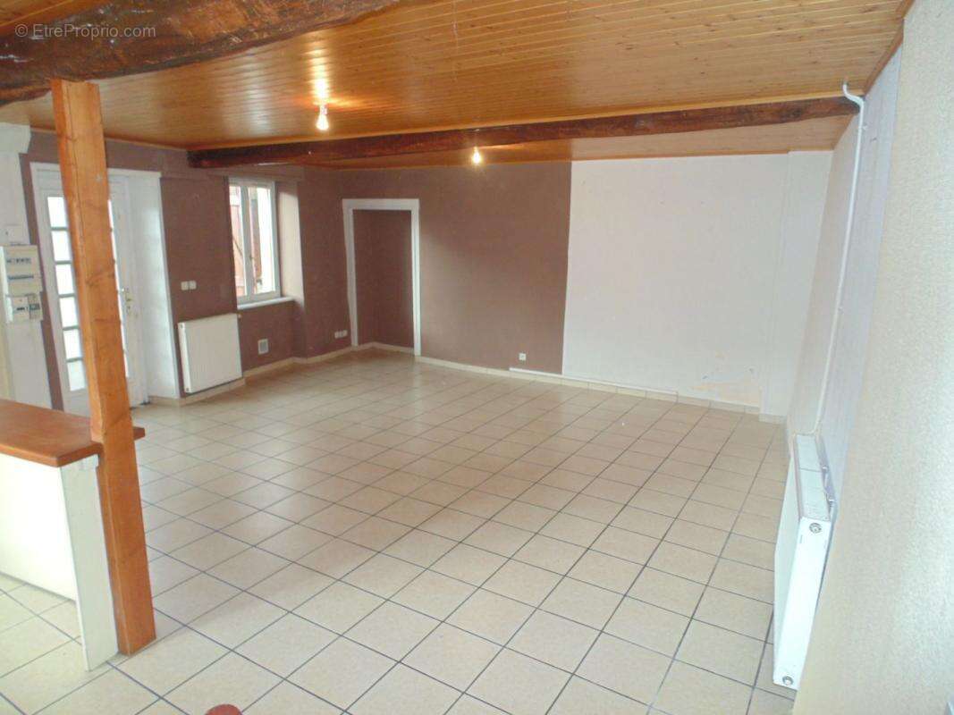 Appartement à CHALAMONT