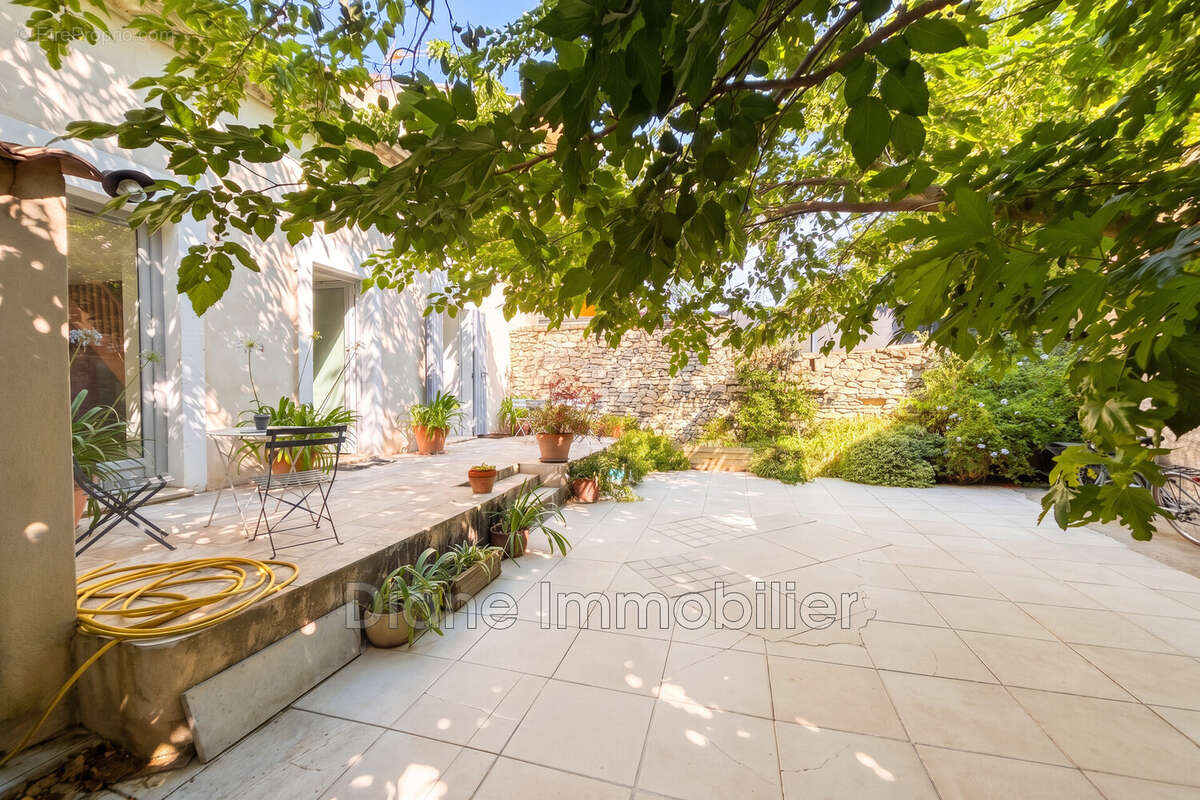 Maison 139 m² à Nimes  - photo 2