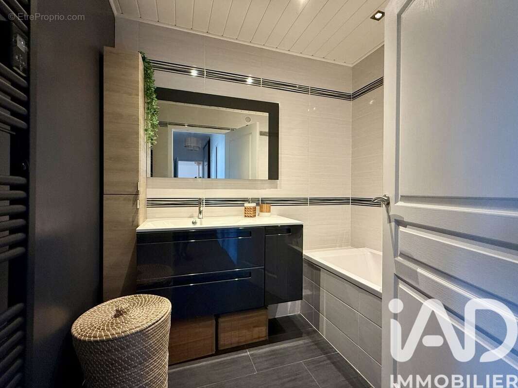 Photo 8 - Appartement à SAINT-LAURENT-DU-VAR