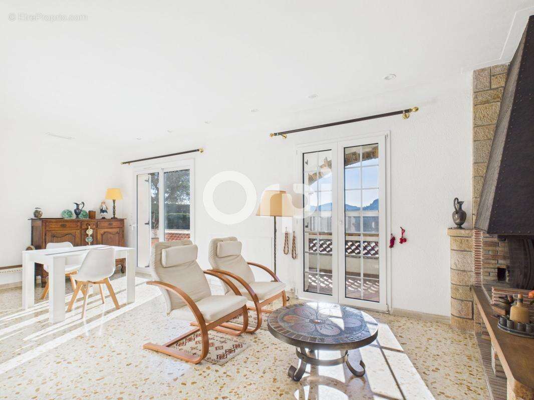 Maison à MANDELIEU-LA-NAPOULE