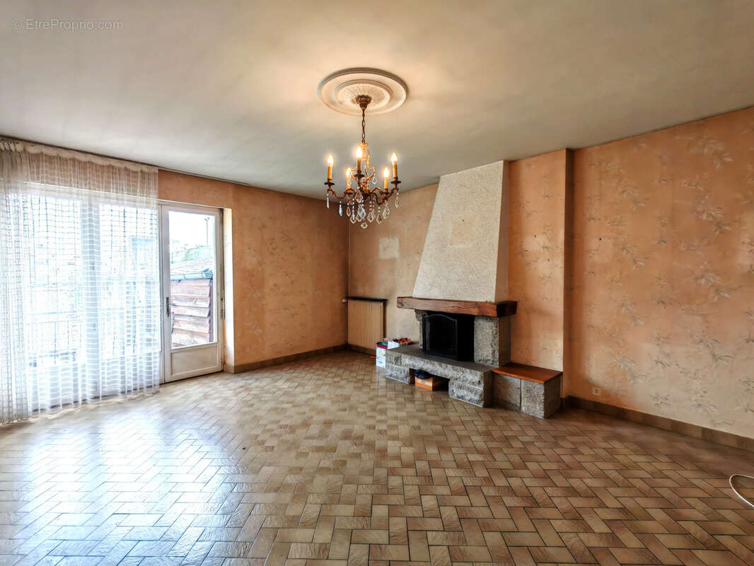 Maison à SAINT-GEREON