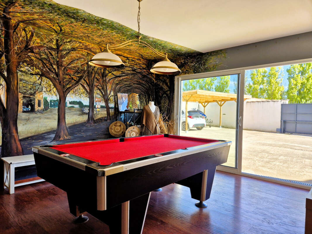 Villa  d'exception avec jardin, piscine, pool house et dependance - photo 20
