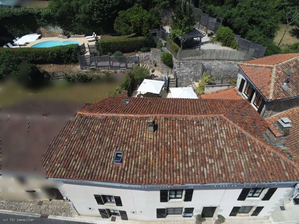 Maison à NANTEUIL-EN-VALLEE