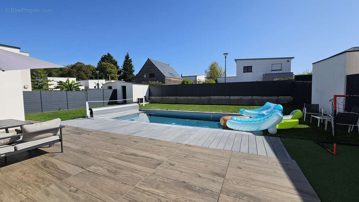 Maison à SAINT-ERBLON